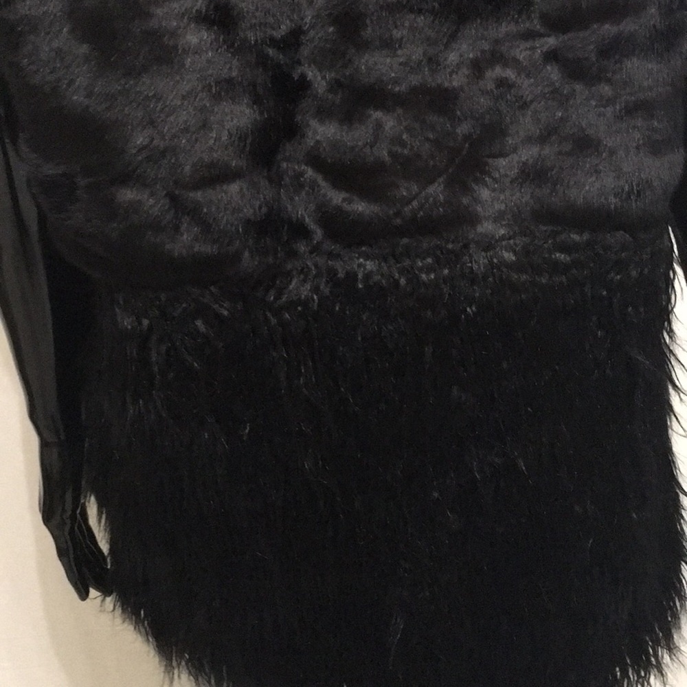 Vest - Picture 3 of 3